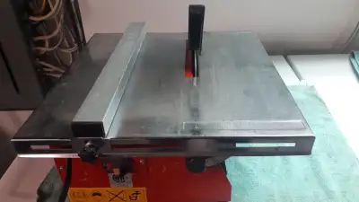 BANC DE SCIE PORTABLE POUR CÉRAMIQUE, View more