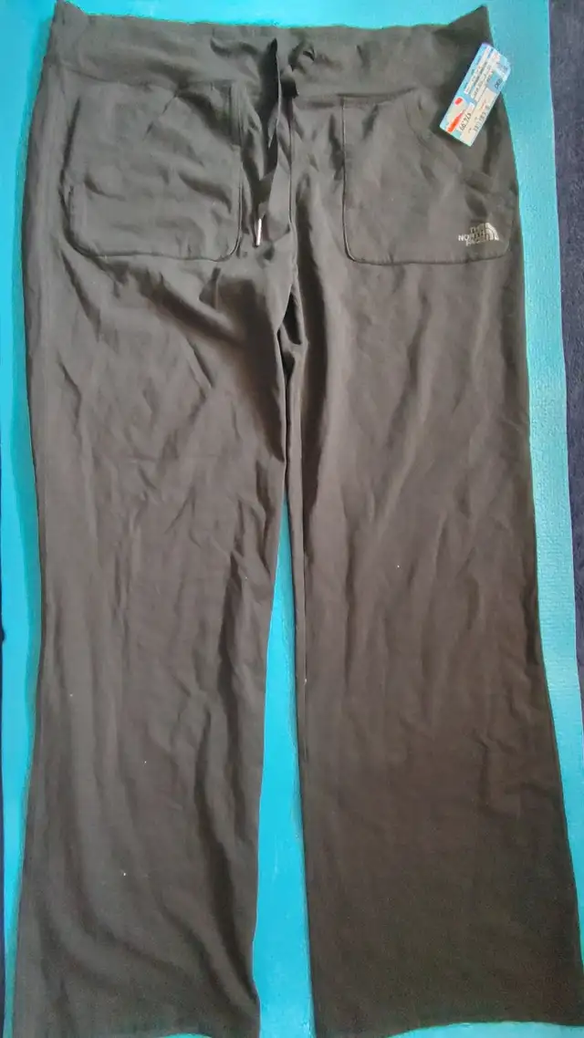 Brand New, The North Face Women's Pants W Sun Rise XL in Women's - Bottoms in City of Toronto - Image 3