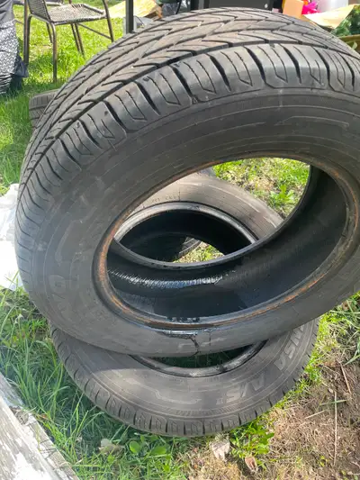 Toyo all season tires in very good condition, pick up in Pembroke, call or text 613 633 0250