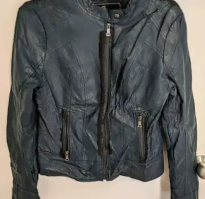 Women's Medium Guess Jacket , View more