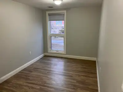 One bedroom apartment for rent available April 1st. This north end apartment is only an 11 minute wa...