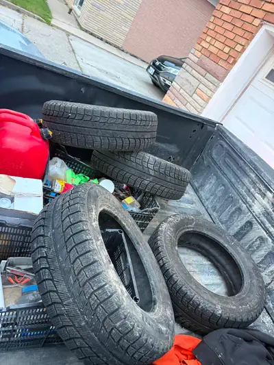These 195/65R15 studless winter tires are in good condition and ready to provide reliable traction f...