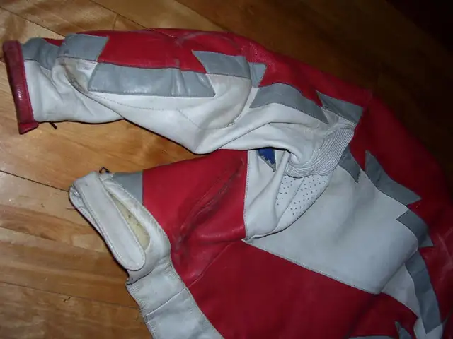 moto manteau de cuir biker leather jacket for race track in Motorcycle Parts & Accessories in City of Montréal - Image 6