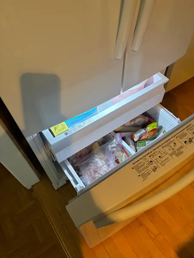 Frigidaire, freezer drawer.414908117293486083