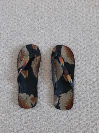 Sandals - Size 6