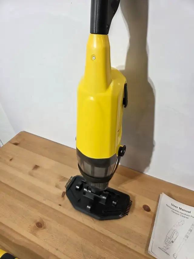 Cordless Handheld Pool Vacuum with Telescopic Pole in Hot Tubs & Pools in City of Toronto - Image 4