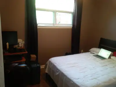 Spacious Room in Walk out basement - Mississauga