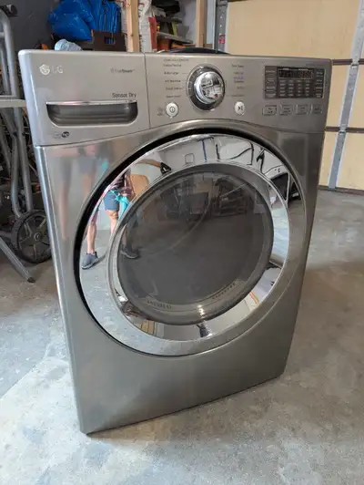 LG 7.4 electric dryer / steamdryer, View more