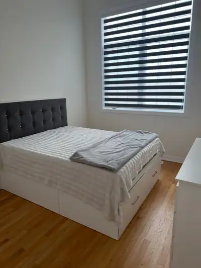 Private Room For Rent in Pickering in a newly built townhouse,, Location near Taunton Rd & Whites Rd...