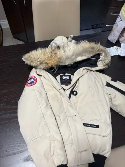 Canada Goose Chilliwack bomber, sand color, size xx, View more