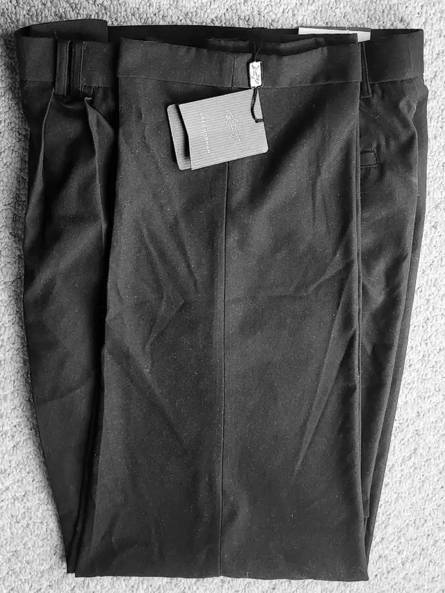 Brand New Men's Greg Norman Pants 34×32 in Men's in Brantford - Image 3