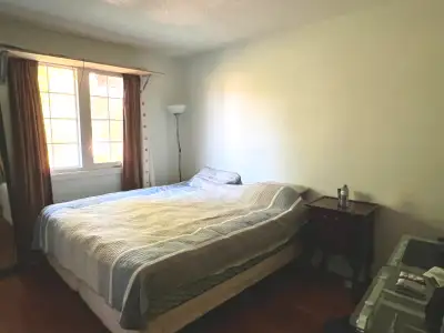 Large room for rent, near Algonquin College, utilities included $1000/month. Students welcome. Short...