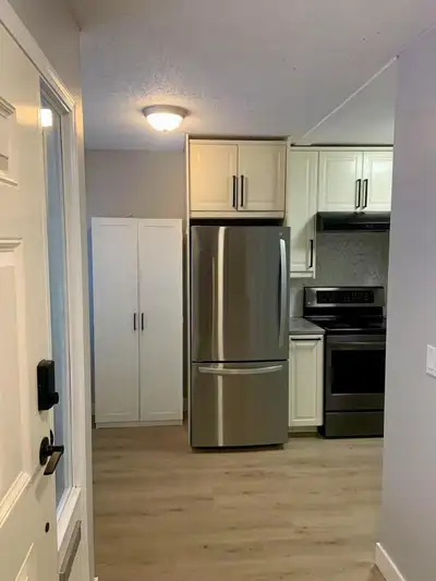 Pet-Friendly 3-Bedroom + Family Room (4th Bedroom Option), 1.5-Bath Townhouse for Rent Upper Sahali...