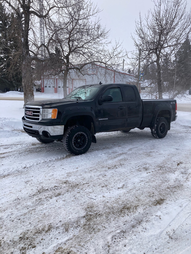 2013 SLT Sierra 6.2L in Cars & Trucks in Lloydminster