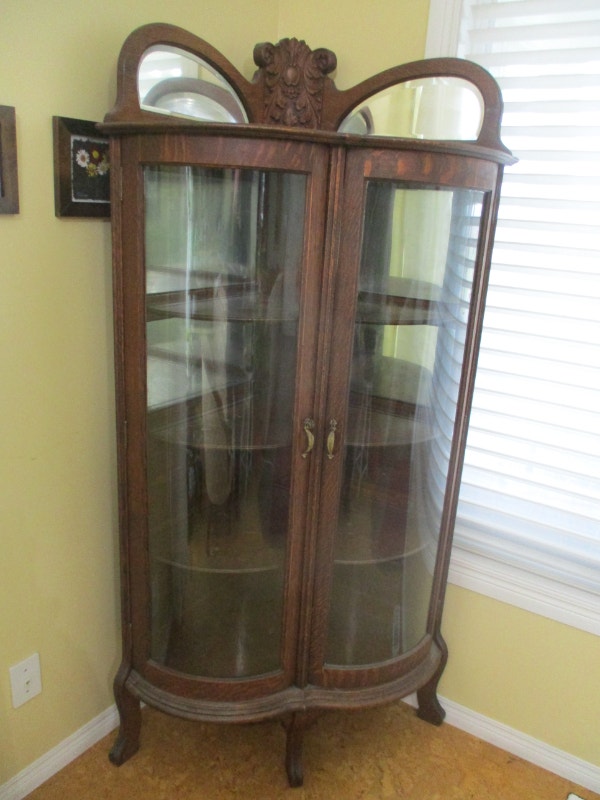 2 CURVED GLASS DOORS CIRCA 1900 CORNER OAK CHINA 2200