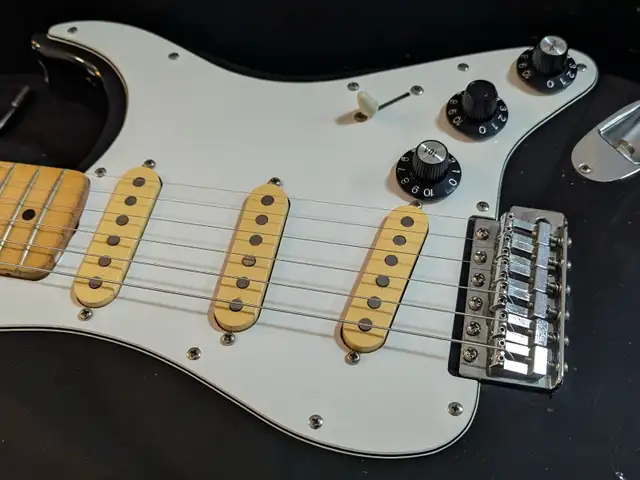 Vintage Japanese Stratocaster Clone from '70s in Guitars in Markham / York Region - Image 7