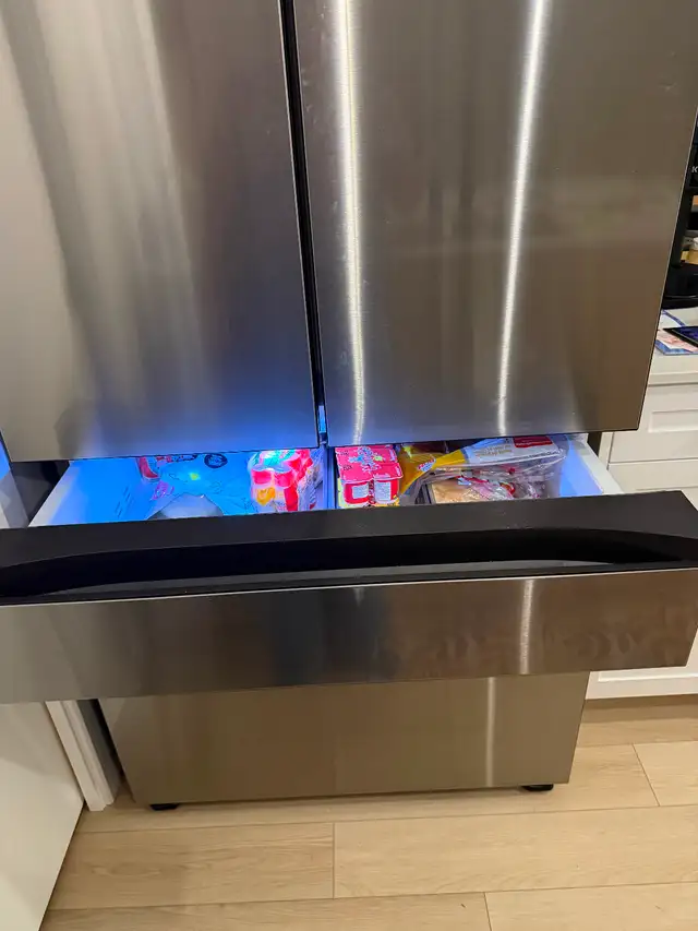 Réfrigérateur Samsung in Refrigerators in Sherbrooke - Image 3