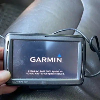 Garmin nuvi 850 GPS navigator, View more