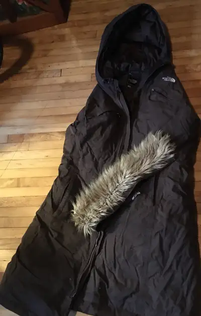 Manteau long et chaud L North Face ado ou femme adulte bon état Chocolat Bien chaud Fausse fourrure...