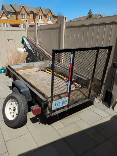 Utility trailer 5'×7' in a very good condition, barely used. Pick up in Vaughan, MJ. Mackenzie and J...