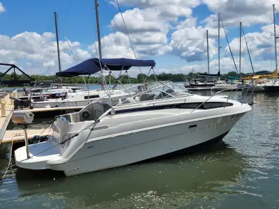 Beau bateau bayliner ciera 2355 Moteur 5.7 mercruiser neuf 150 heures facture a l'appuie , pied alfa...