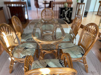 Beautiful California Style Dining Set Table & Chairs
