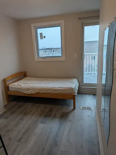 For Female 3rd flr Room Balcony/Parking @York University village