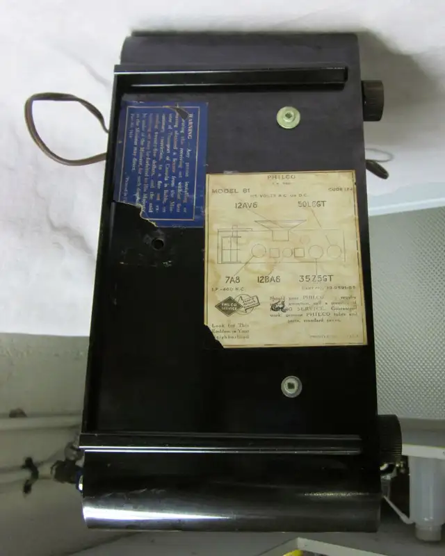 Vintage Philco Transitone tube radio model 81 bakelite in Arts & Collectibles in Guelph - Image 6