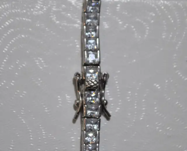 SILVER TENNIS BRACELET in Jewellery & Watches in Ottawa - Image 7