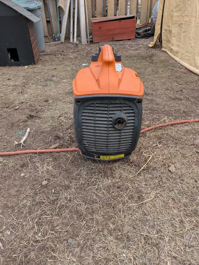 generac IX 2000 inverter generator in Power Tools in Kamloops - Image 4