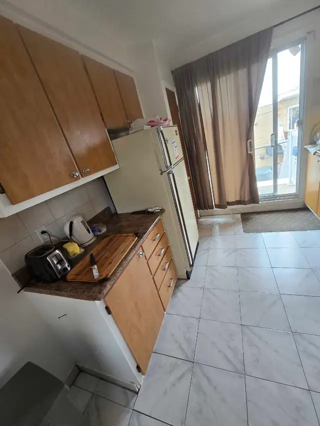 Chambre à louer pour non fumeur in Room Rentals & Roommates in City of Montréal - Image 8