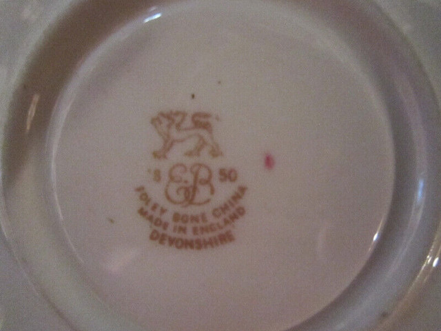 E B Foley DEVONSHIRE china set, Service for 4 in Arts & Collectibles in Charlottetown - Image 3