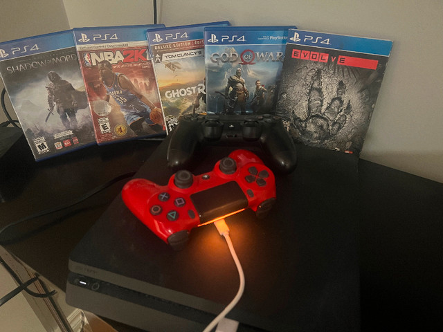 1 terabyte PS4 with two controllers and 5 games in Sony Playstation 4 in Hamilton