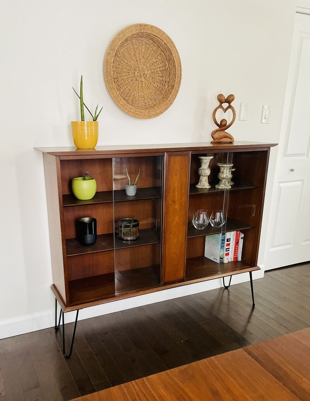 Stunning MCM Walnut Display Case/Sideboard/Bookcase Hutches & Display