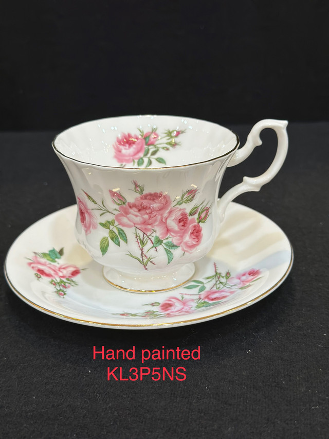 Royal Albert hand painted large rose tea cup & saucer  in Kitchen & Dining Wares in Oakville / Halton Region - Image 3