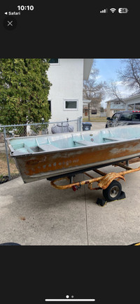 Looking for old 18 to 20 foot aluminum boat or pontoon boats 