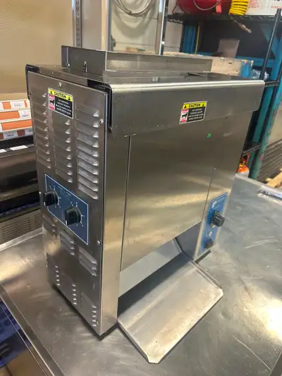 You are viewing a used Antunes VCT-1000CF Commercial Restaurant large volume vertical toaster. There...