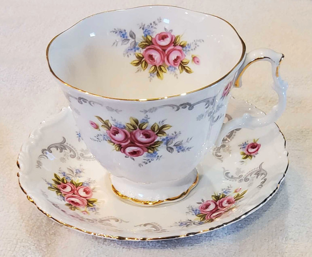 Vintage 1970's Royal Albert teacup and saucer Tranquillity in Arts & Collectibles in Hamilton