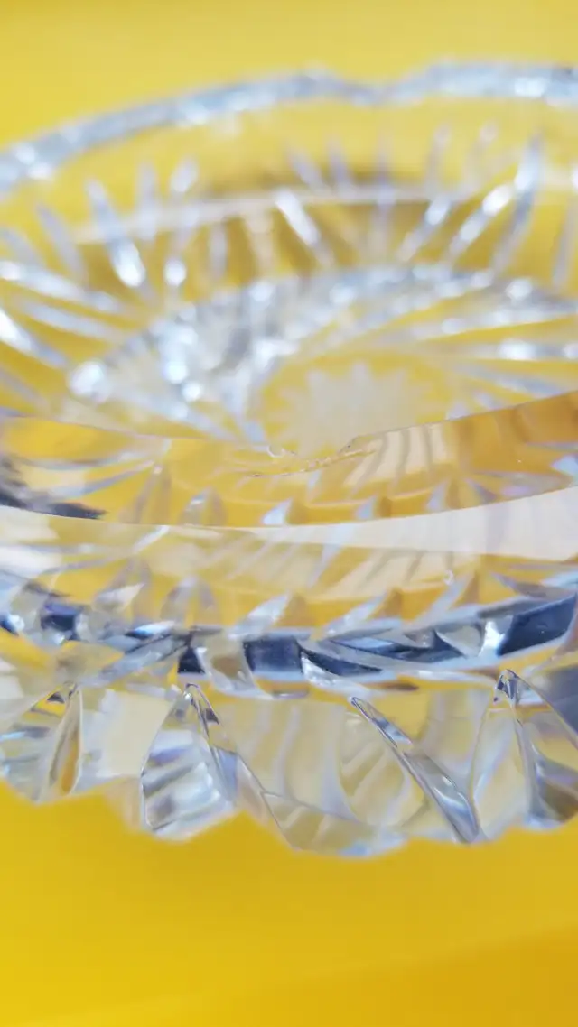 Vintage Large Crystal Ashtray in Home Décor & Accents in City of Montréal - Image 6