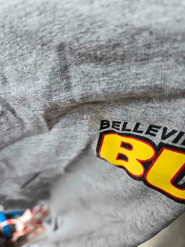  Belleville Bulls Shirt in Men's in Belleville - Image 4