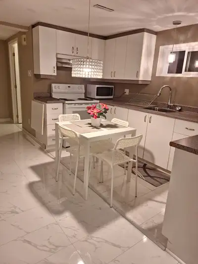 Disponible!! Studio Tout Inclus à Louer – Entièrement Meublé Court ou long term – $1,475/mois Dispon...