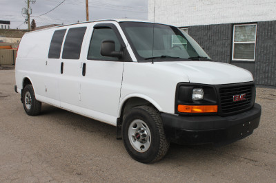 2015 GMC Savana 3500 Extended  Low Kms Financing Available