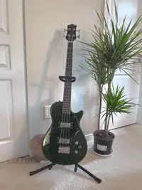 GRETSCH G2220 Bass - Green (with strap)