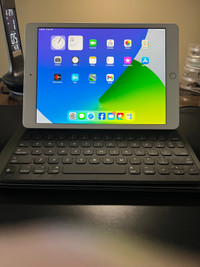 7th gen 10.2” iPad in very good condition