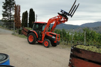 Kubota L3240 Tractor with Backhoe & front loader