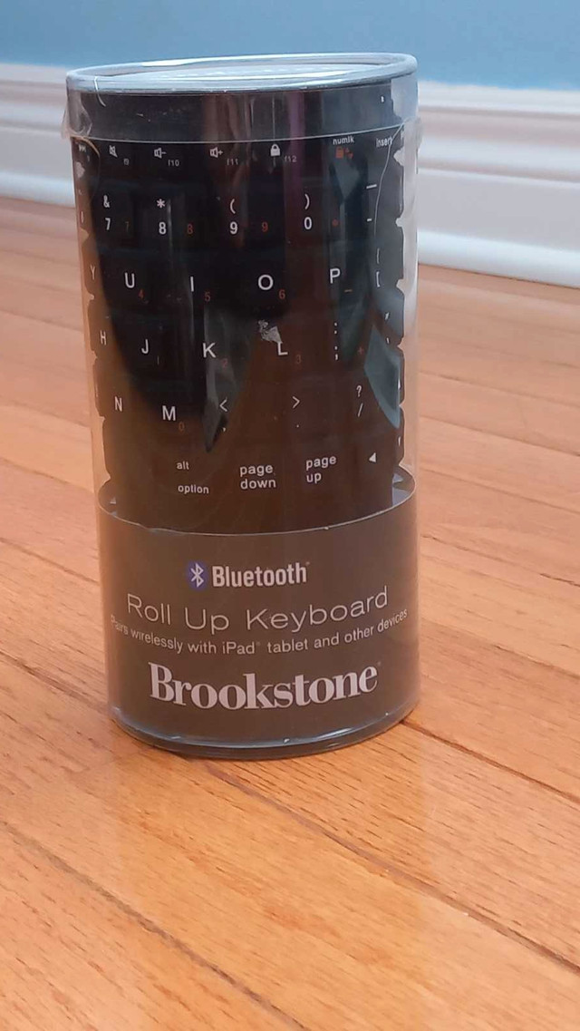 Brookstone Foldable Keyboard in Mice, Keyboards & Webcams in St. Catharines