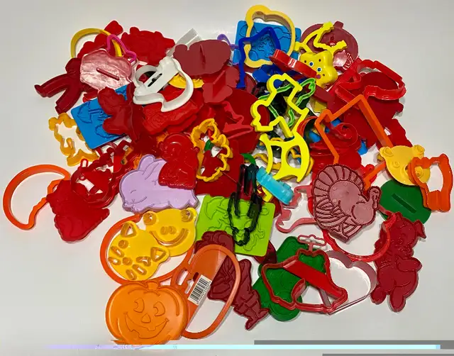 Lot of 92 Play-doh Cookie Cutters in Toys & Games in Winnipeg - Image 4