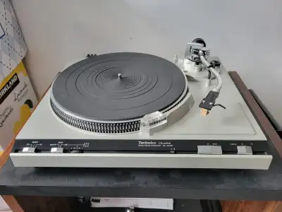 Technics SL-5200 Quartz-Locked Direct Drive Turntable - AS-IS, View more