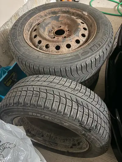 Michelin X-Ice Winter Tires * Size: 205/60R16 * Bolt pattern: 5x114.3 * Includes steel rims * Approx...