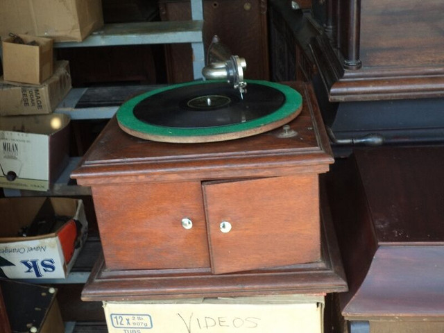 Victor Victrola Model VV-VI Gramophone/ Phonograph in Arts & Collectibles in Mississauga / Peel Region